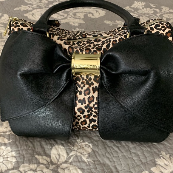 Betsey Johnson Handbags - Betsey Johnson Big Bow leopard print handbag